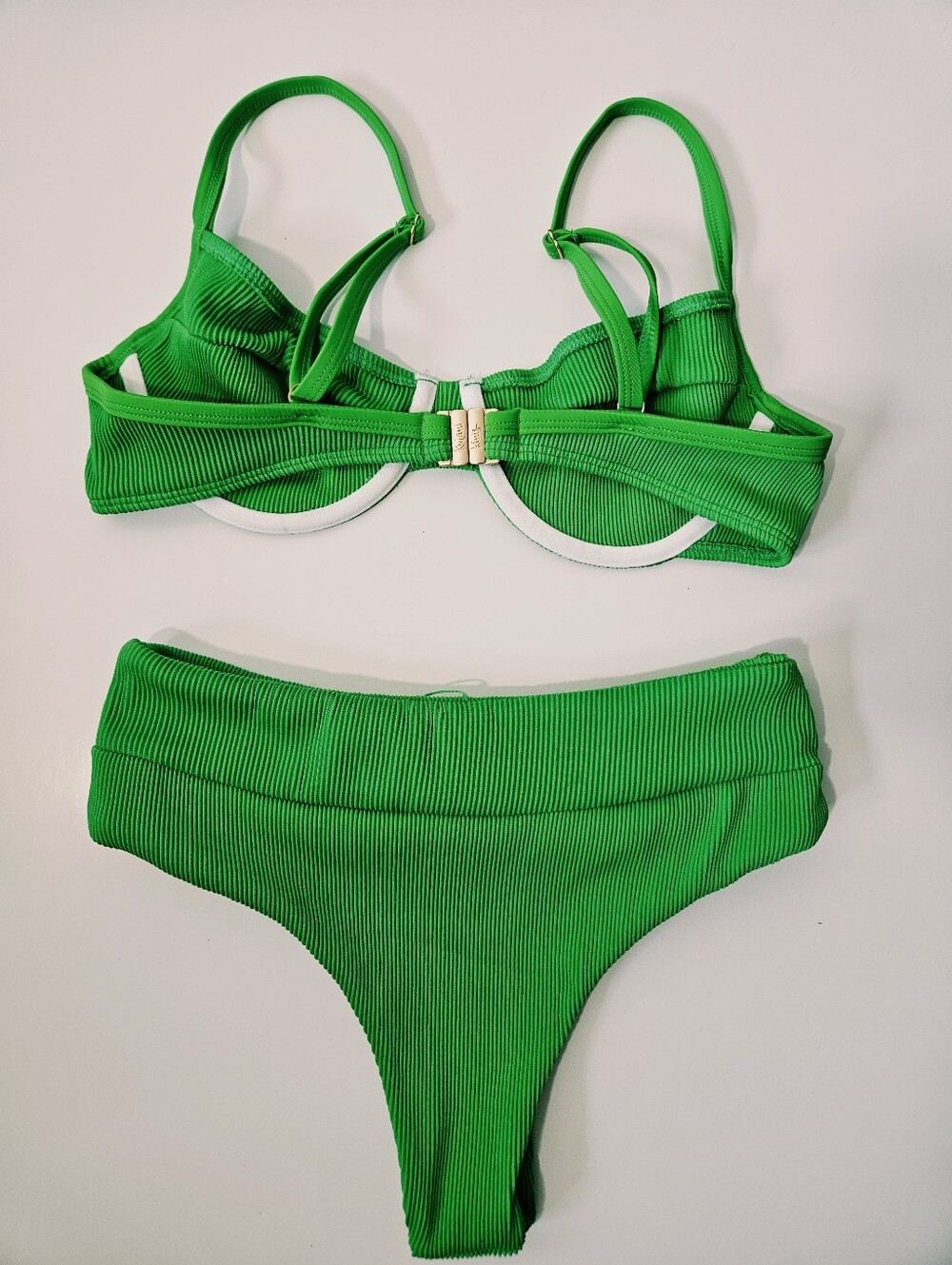 Kulani Kinis Ribbed Kelly Green Bikini Set Size M Two Piece Swimsuit EUC - Picture 3 of 6